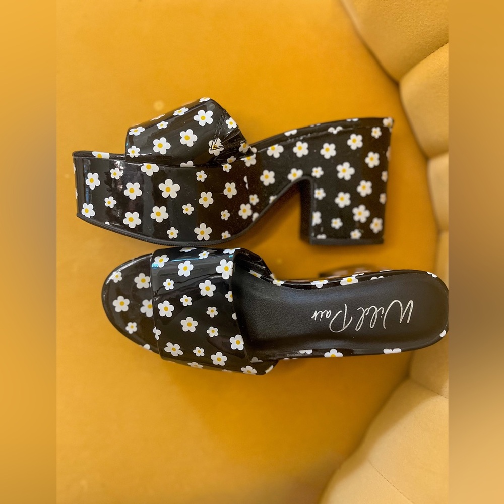 Wild pair daisy platform heels